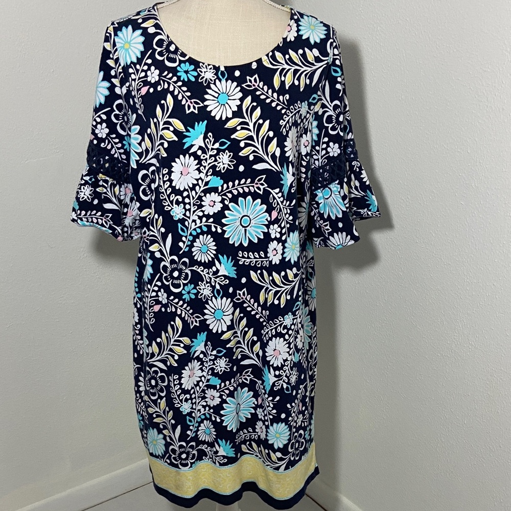 Crown & Ivy Size 1X Navy Floral 3/4 Sleeve Dress Work Errands or Church Perfect
